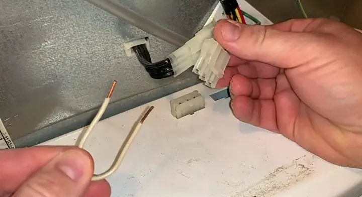 Attaching a wire to lid switch