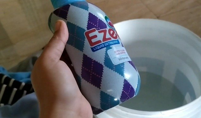 Use Ezee liquid detergent for hand and machine wash